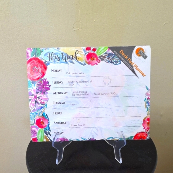 NIP: 🌸FLORAL🌸 DESK TOP PLANNER🗓 - Picture 1 of 4